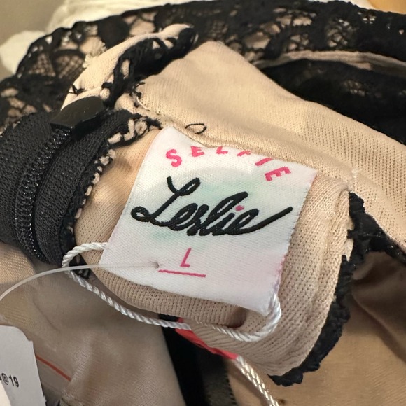 Selfie Leslie Black Lace Sexy Strapless with Halter Neck Shorts Romper sz L NWT - Picture 5 of 9